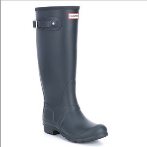 Navy blue size 8 Hunter Boots